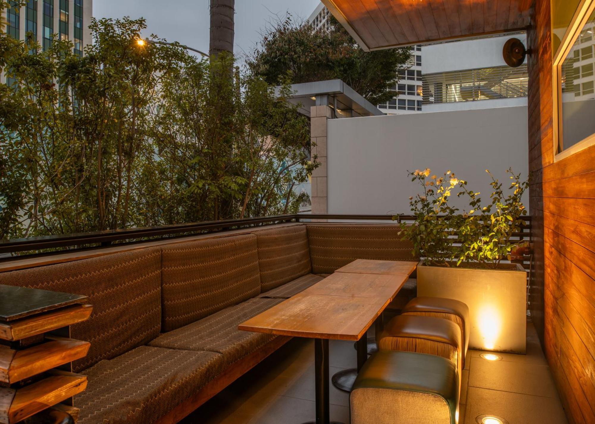 Sirtaj - Beverly Hills Los Angeles Extérieur photo