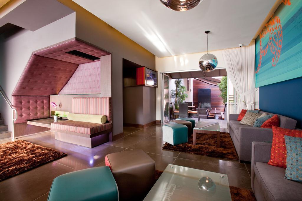 Sirtaj - Beverly Hills Los Angeles Extérieur photo